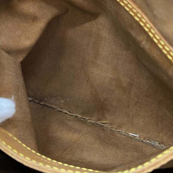 LOUIS VUITTON Brown Monogram Boston Bag - Picture 11 of 13